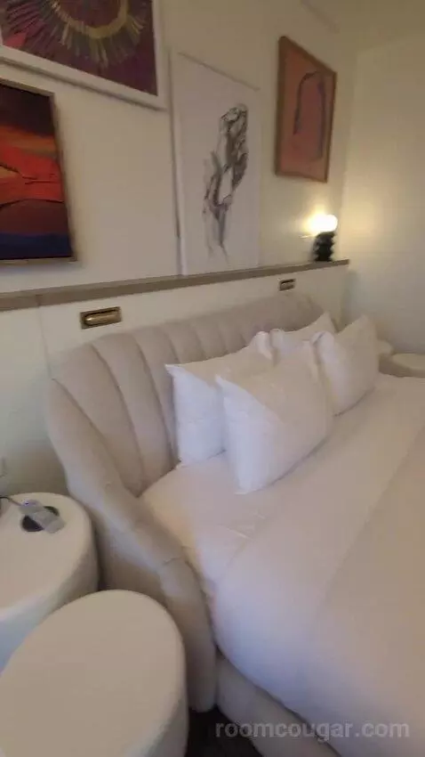 Chamber King (#31021) bed picture #7