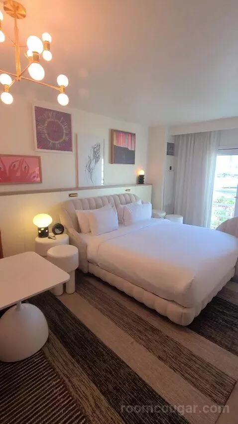 Chamber King (#20910) bed picture #7