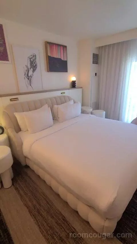 Chamber King (#20910) bed picture #1