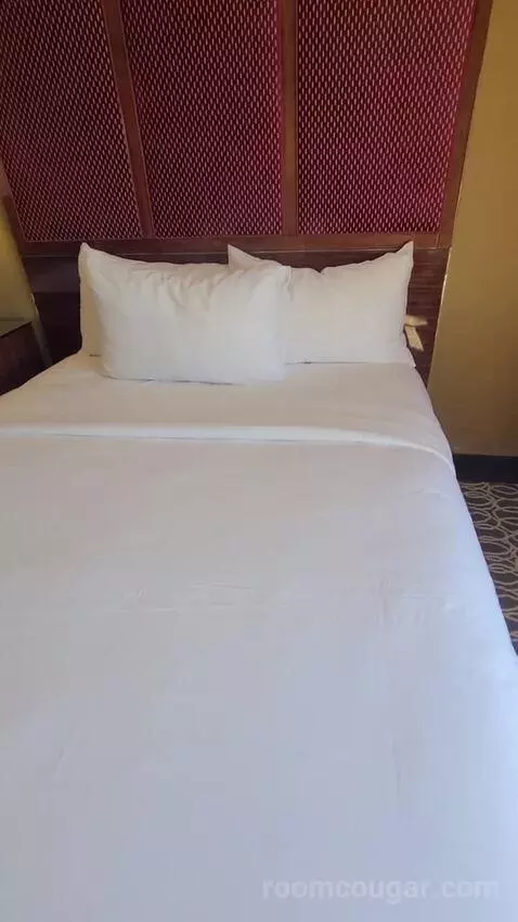 Resort Tower Two Queen Room (#21253) bed picture #11
