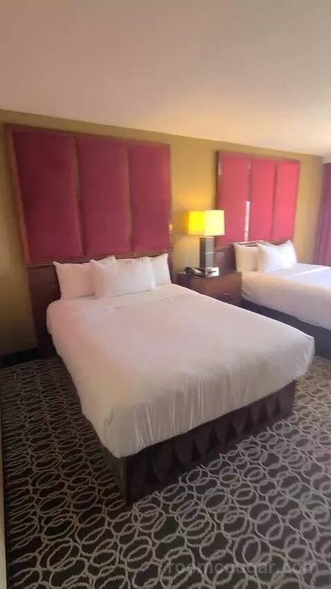 Resort Tower Two Queen Room (#21253) bed picture #1
