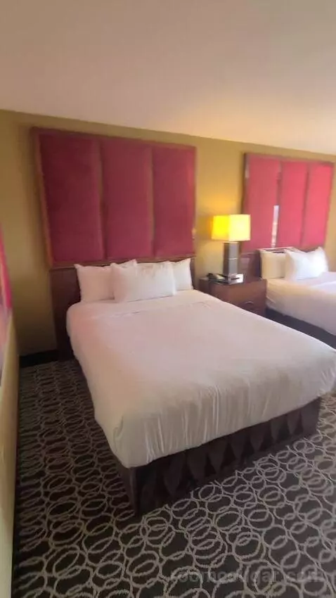 Resort Tower Two Queen Room (#21253) bed picture #2