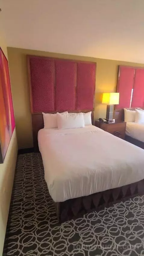 Resort Tower Two Queen Room (#21253) bed picture #4
