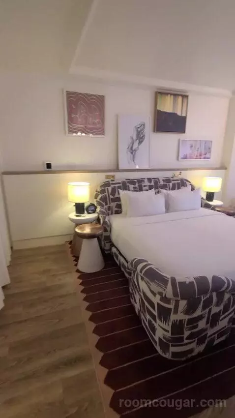 Ruby Chamber King (#10711) bed picture #4