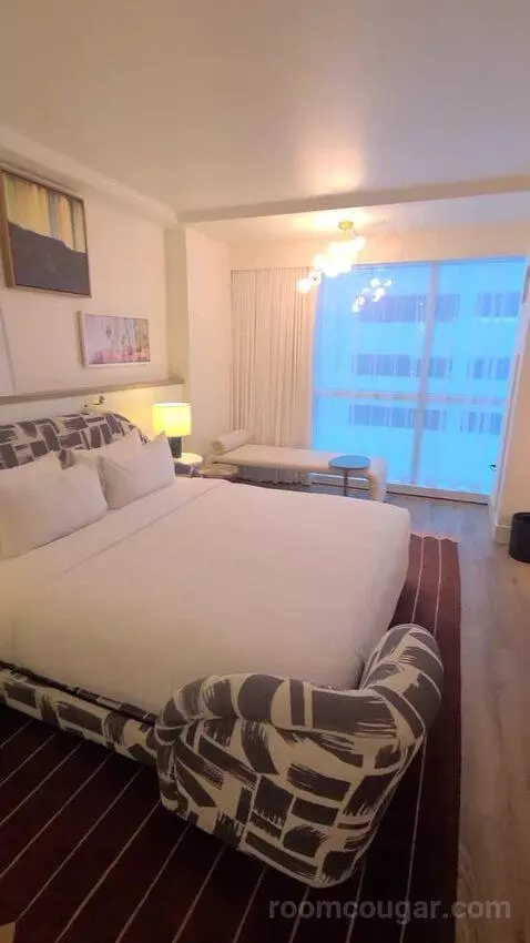 Ruby Chamber King (#10711) bed picture #7