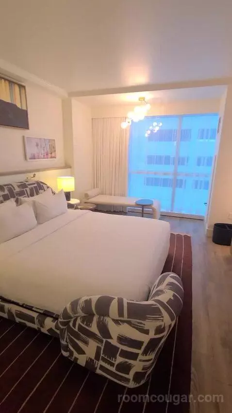 Ruby Chamber King (#10711) bed picture #9