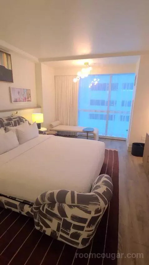 Ruby Chamber King (#10711) bed picture #11