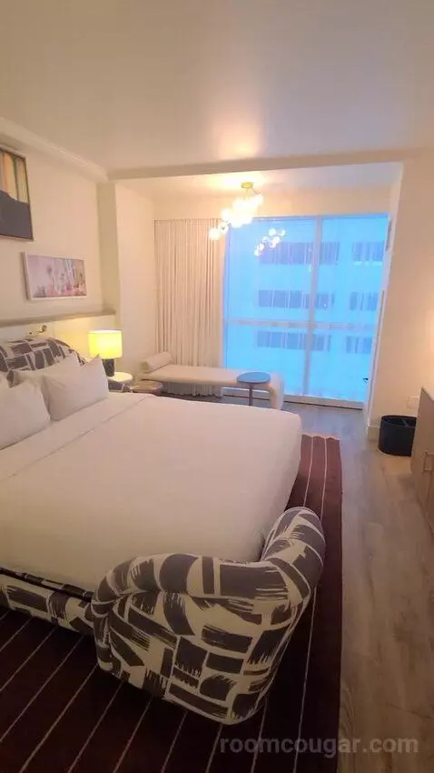 Ruby Chamber King (#10711) bed picture #12