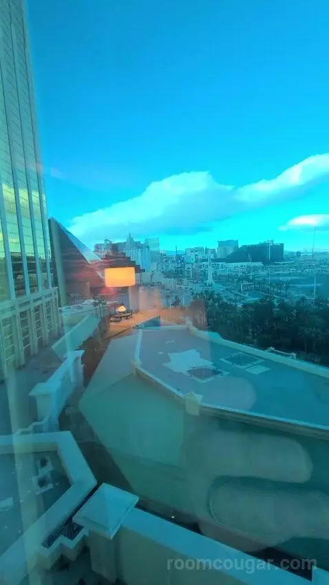 Resort Two Queen Strip View (#11217) view picture #2