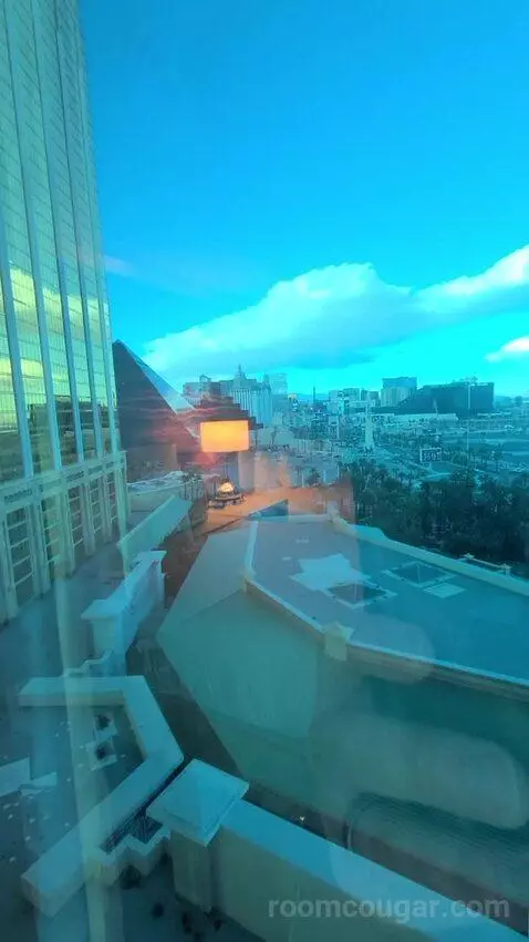 Resort Two Queen Strip View (#11217) view picture #9