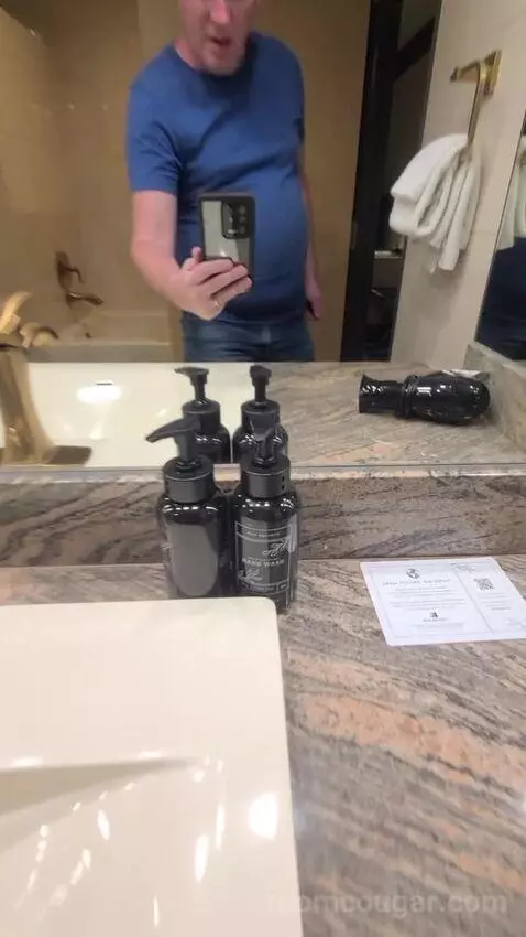 Tower Premier King (#4322) bathroom picture #4