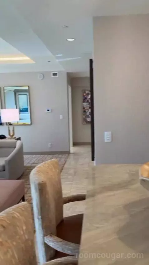 Crockfords Las Vegas, LXR Hotels & Resorts at Resorts World One-Bedroom Entertainment Suite with Strip View review by freezingnil