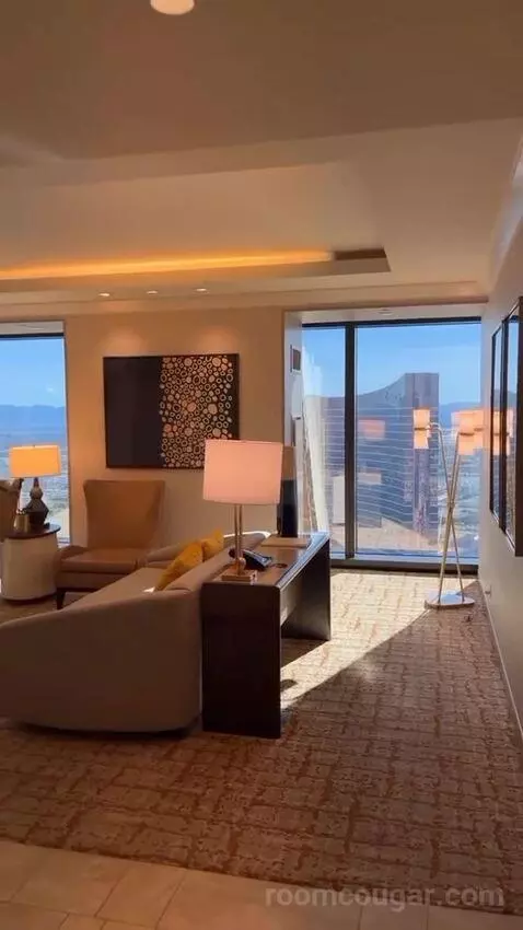 One-Bedroom Entertainment Suite with Strip View (#19221) picture #2