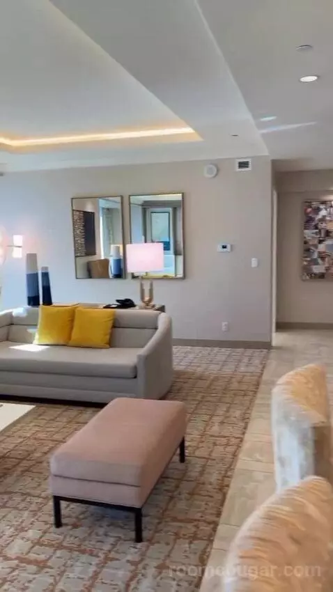 One-Bedroom Entertainment Suite with Strip View (#19221) picture #8